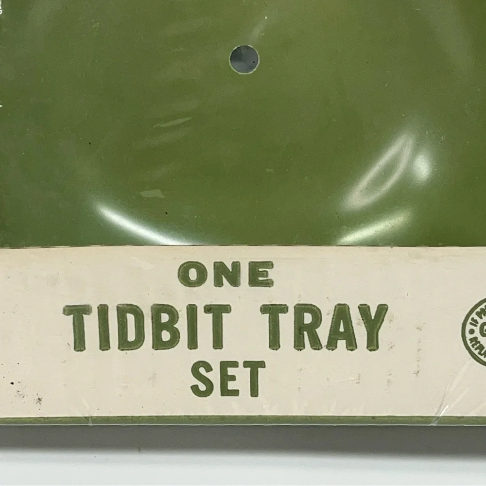 NWT Vintage Melamine Tidbit Tray MCM tiered avocado green midcentury Sheffield